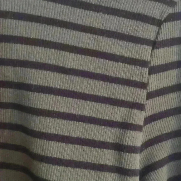 DKNY Jeans women's medium Juliette sleeve‎ olive black sweater - Picture 2 of 4